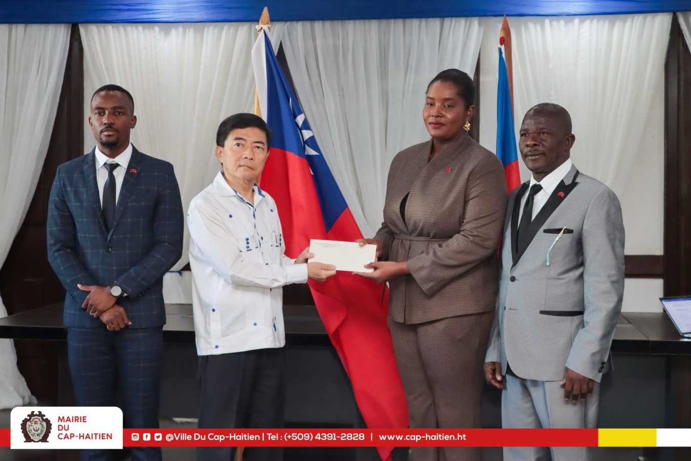 Konbyen kòb Anbasad Taïwan bay Meri Okap menm ?