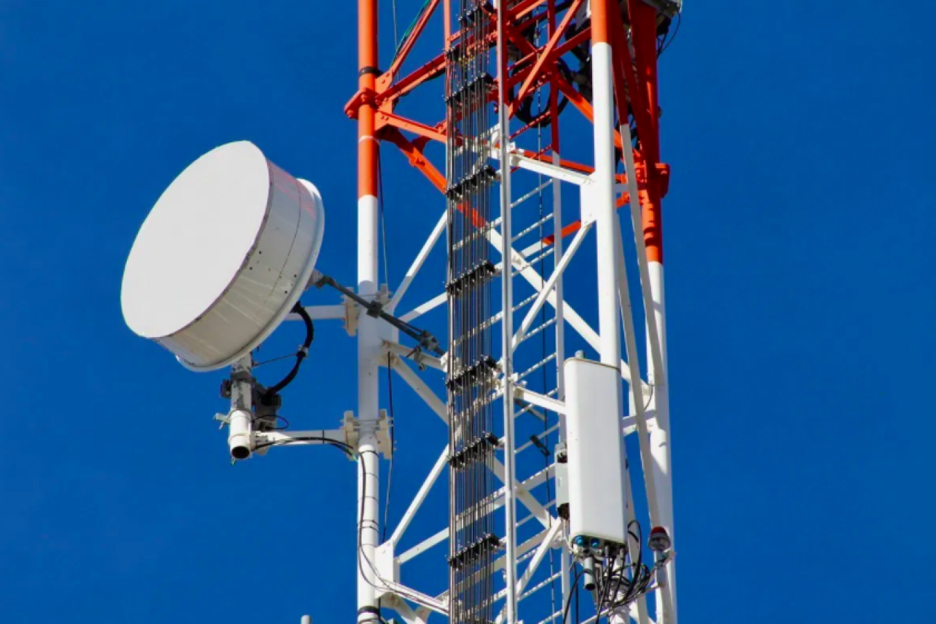 La faiblesse de l’Etat, du pain bénit pour les compagnies de téléphonie mobile