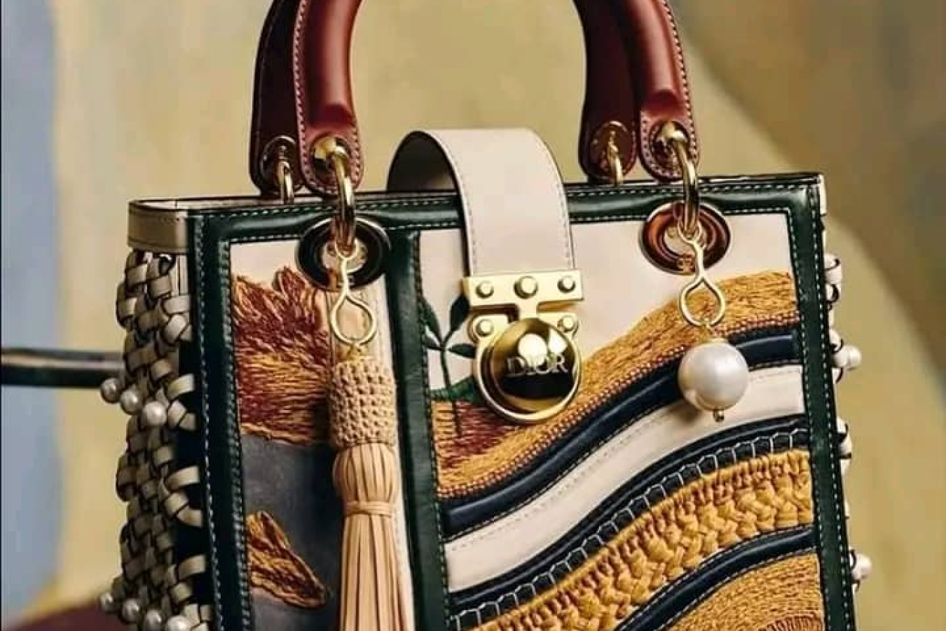 Patrick Eugène réinvente le Lady Dior et fait rayonner Haïti dans le luxe mondial